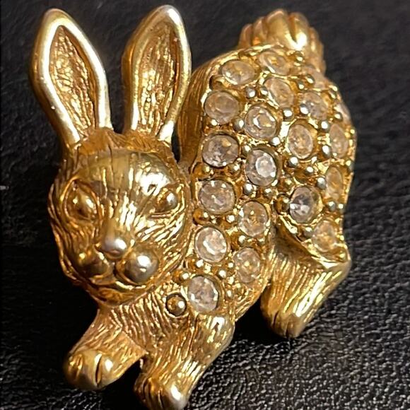 Vintage Avon Rhinestone Easter Bunny Rabbit  Pin - Picture 2 of 8